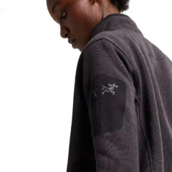 Arc'teryx Women's Covert Cardigan - Black Heather II -Patagonia Outlet Sales Arcteryx AW23 WsCovertCardigan BlackHeather2 05