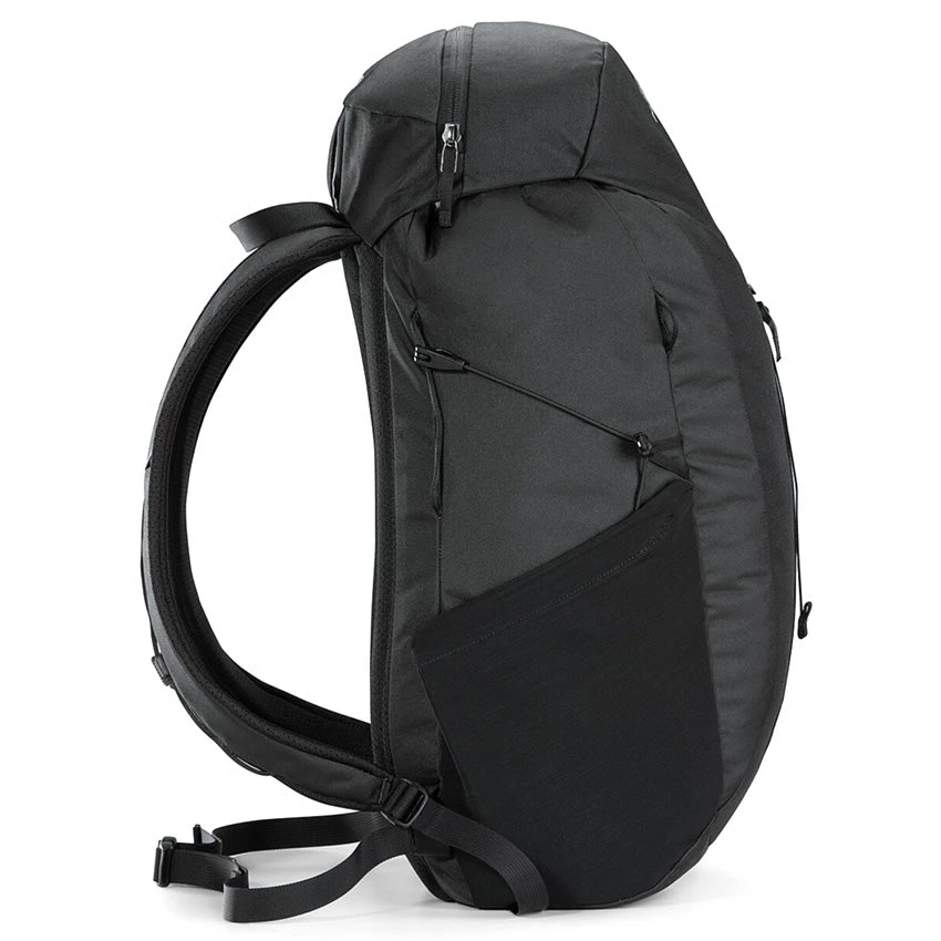 Arc'teryx Mantis 20L Backpack - Black 4 Arc'teryx Mantis 20L Backpack - Black - Image 4