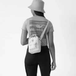 FJÄLLRÄVEN Kånken Sling - Arctic Green -Patagonia Outlet Sales Fjallraven KankenSling FlamingoPink 03 af73efd7 f6be 4862 b3b7 4bff1bc59d2a