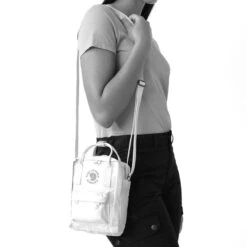 FJÄLLRÄVEN Kånken Sling - Arctic Green -Patagonia Outlet Sales Fjallraven KankenSling FlamingoPink 04 1085d29b 5ee1 45f7 abba 7e9785640c67