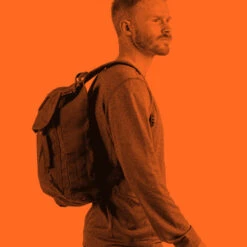 FJÄLLRÄVEN Foldsack No. 1 - Terracotta Brown -Patagonia Outlet Sales Fjallraven SS23 FoldsackNo1 Black 02 2288baf4 348c 4385 bbca 32208399528a