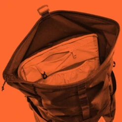 FJÄLLRÄVEN High Coast Foldsack 24 - Sunset Orange 8 FJÄLLRÄVEN High Coast Foldsack 24 - Sunset Orange -Patagonia Outlet Sales Fjallraven SS23 HighCoastFoldsack DawnBlue 05