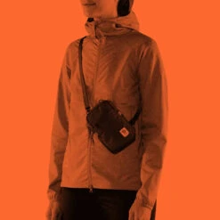 FJÄLLRÄVEN High Coast Pocket - Sunset Orange -Patagonia Outlet Sales Fjallraven SS23 HighCoastPocket DawnBlue 04 34e920cd f9e3 4e97 86ea ceb4cf44615e