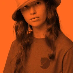 FJÄLLRÄVEN Women's Fox Boxy Logo T-Shirt - Chalk White 9 FJÄLLRÄVEN Women's Fox Boxy Logo T-Shirt - Chalk White -Patagonia Outlet Sales Fjallraven SS23 WsFoxBoxyTee OffWhite 05