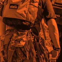 KAVU Peak Seeker Chalk Bag - Black Topo 8 KAVU Peak Seeker Chalk Bag - Black Topo -Patagonia Outlet Sales KAVU SS23 ChalkBag BlackTopo 04