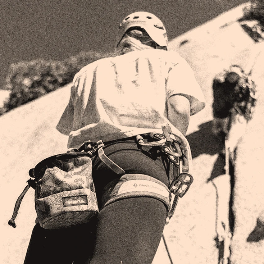 KAVU Peak Seeker Chalk Bag - Black Topo 5 KAVU Peak Seeker Chalk Bag - Black Topo - Image 5