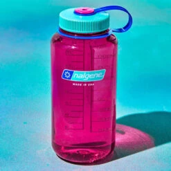 Nalgene 32oz/1L WM Tritan Sustain Bottle - Electric Magenta -Patagonia Outlet Sales Nalgene WM 32oz ElectricMagenta 04