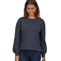 Patagonia Women's Regenerative Organic Certified™ Cotton Essential Pullover - Smolder Blue -Patagonia Outlet Sales Patagonia AW22 OrganicCottonPullover SmolderBlue 04