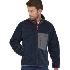 Patagonia Men's Classic Retro-X Jacket - New Navy W/Wax Red -Patagonia Outlet Sales Patagonia AW22 RetroXJacket NavyWaxRed 03