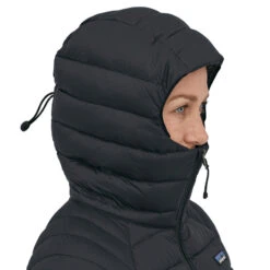 Patagonia Women's Down Sweater Hoody - Black -Patagonia Outlet Sales Patagonia AW22 WsDownSweaterHoody Black 05