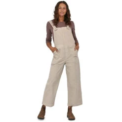 Patagonia Women's Stand Up Cropped Corduroy Overalls - Pumice -Patagonia Outlet Sales Patagonia AW23 WsCroppedStandUpOveralls PUM 04