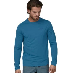 Patagonia Men's L/S Capilene Cool Daily Graphic Shirt - Waters - Boardshort Logo: Wavy Blue X-Dye 8 Patagonia Men's L/S Capilene Cool Daily Graphic Shirt - Waters - Boardshort Logo: Wavy Blue X-Dye -Patagonia Outlet Sales Patagonia SS23 LSCapCoolGraphicWater BLWX 04