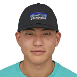 Patagonia P-6 Logo LoPro Trucker Hat - Black 7 Patagonia P-6 Logo LoPro Trucker Hat - Black -Patagonia Outlet Sales Patagonia SS23 P6LoProTrucker Black 01
