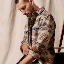 Pendleton Fitted La Pine Overshirt - Smith Rock Tan -Patagonia Outlet Sales Pendleton AW22 LaPineShirt SmithRockTan 05