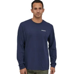 Patagonia Men's Long Sleeved P-6 Logo Responsibili-Tee - Classic Navy -Patagonia Outlet Sales SS23 Patagonia LSP6ResponsibiliTee CNY 01