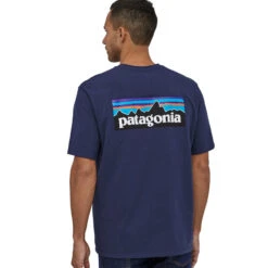 Patagonia Men's P-6 Logo Responsibili-Tee - Classic Navy -Patagonia Outlet Sales SS23 Patagonia P6ResponsibiliTee CNY 02