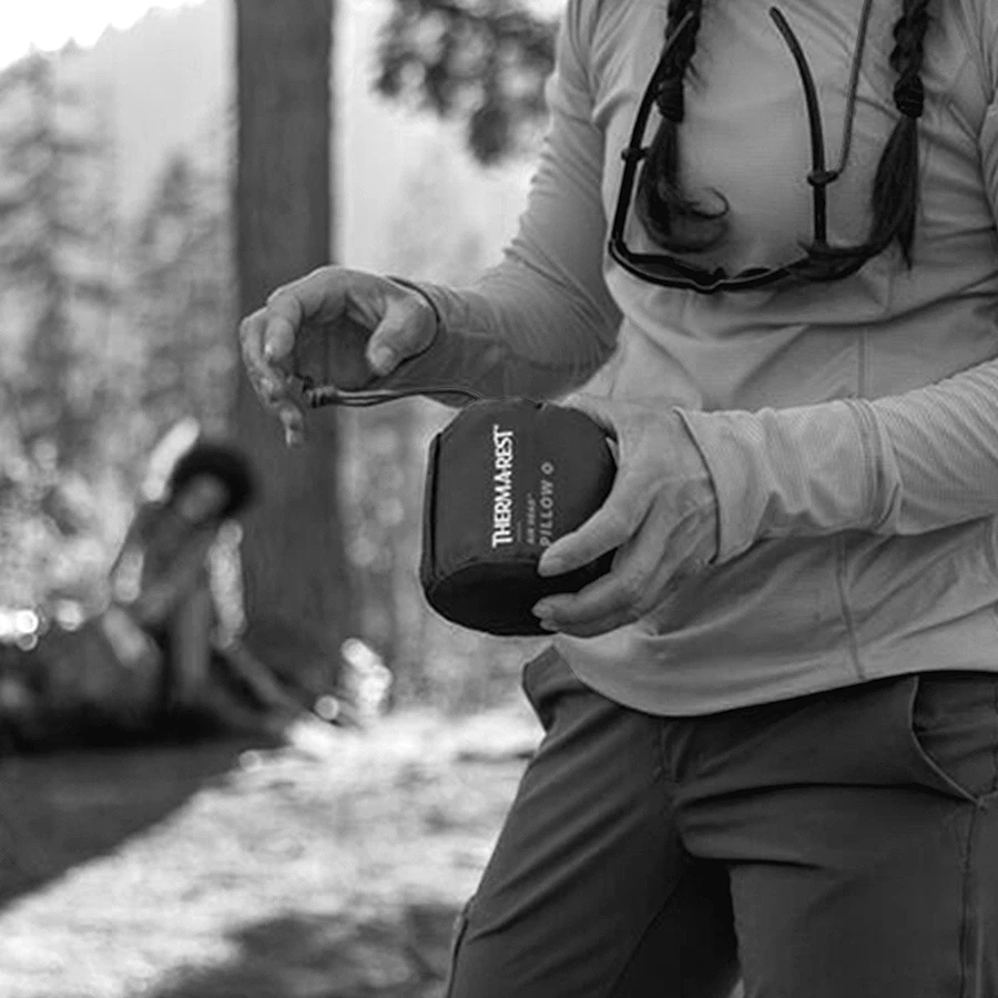 Therm-a-Rest Air Head Pillow - Blue Woven 3 Therm-a-Rest Air Head Pillow - Blue Woven - Image 3